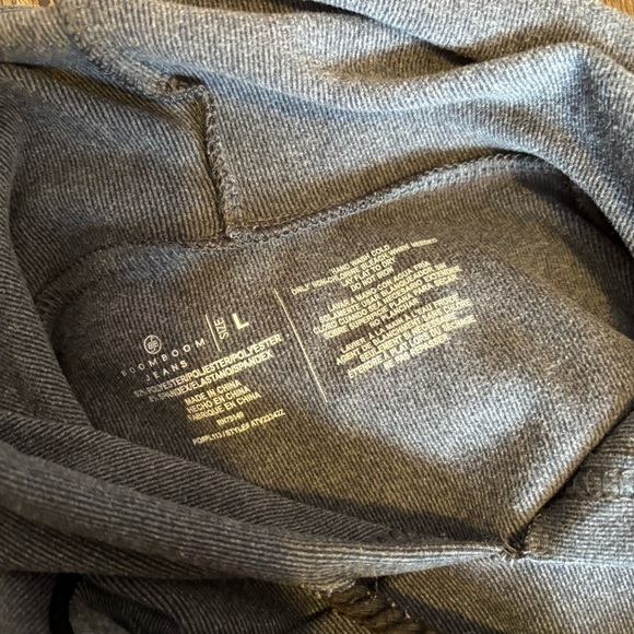 Boom Boom Jeans Gray Cropped Fitted Sweatshirt - Picture 3 of 3